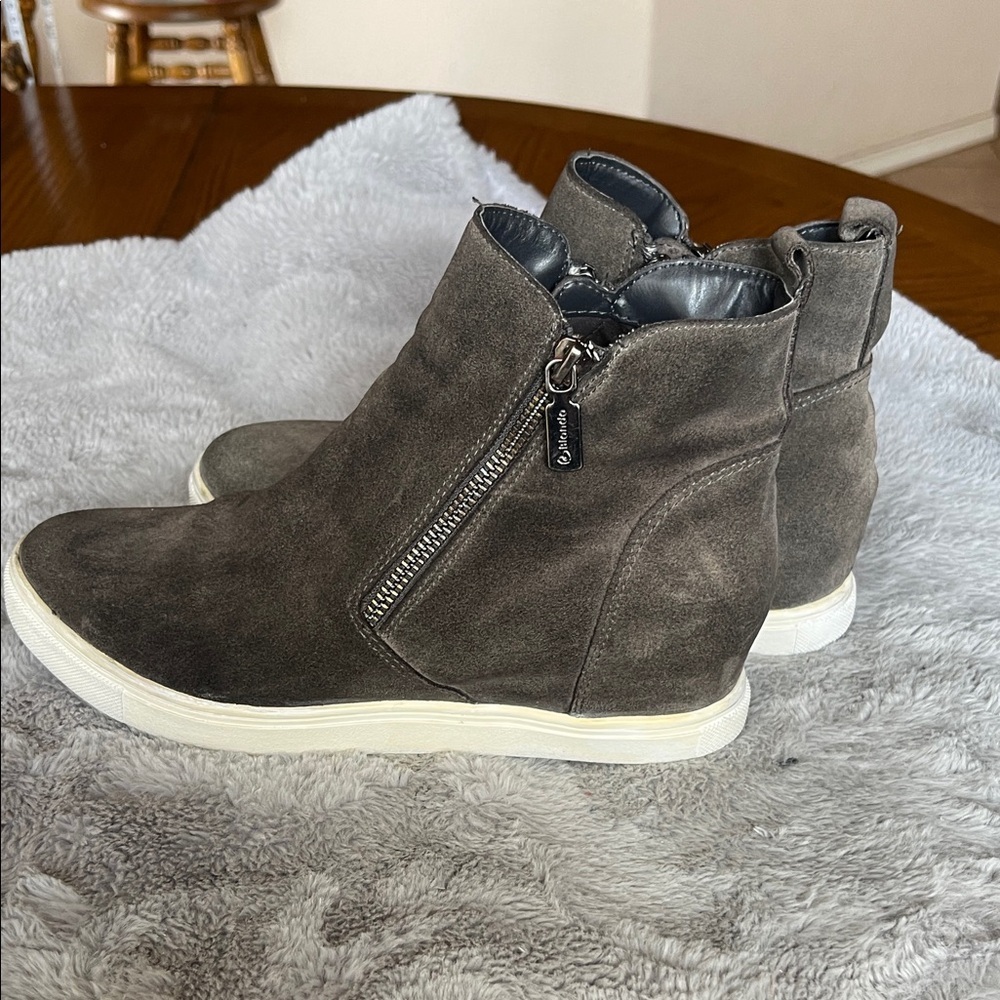 Gray Suede Ankle Boots with Zipper - Picture 3 of 5